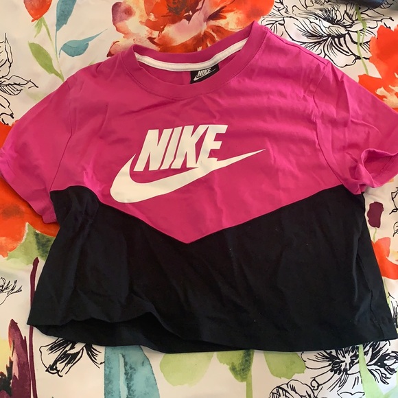 Nike Crop Top Size Small - Picture 1 of 1